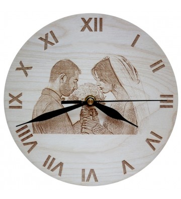 Drewniany zegar ścienny z własnym zdjęciem oraz tekstem grawer